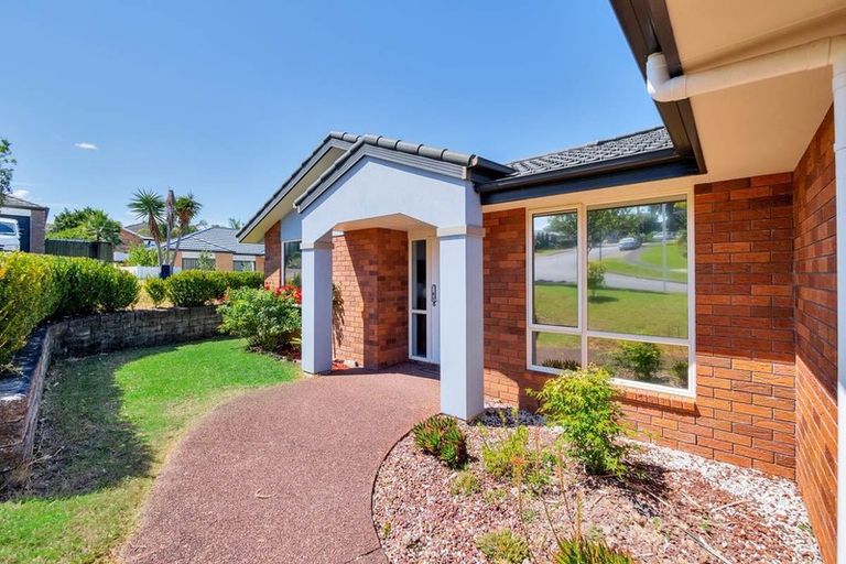 Photo of property in 13 San Pedro Place, Henderson, Auckland, 0612