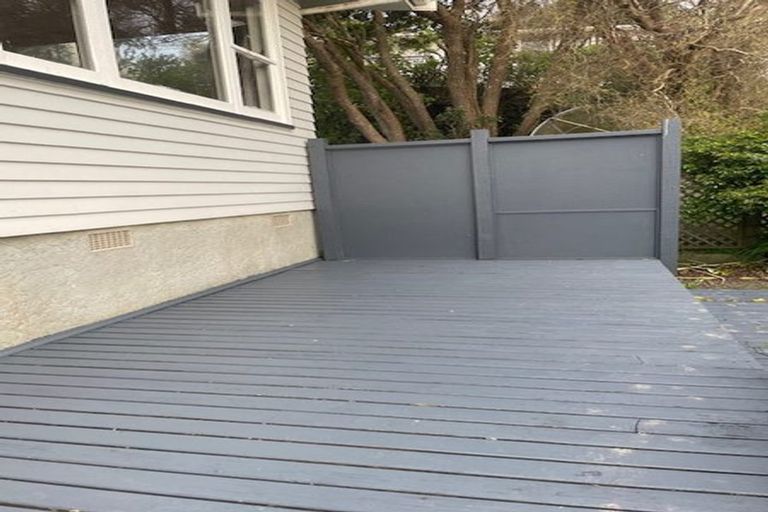 Photo of property in 87 Stewart Drive, Newlands, Wellington, 6037