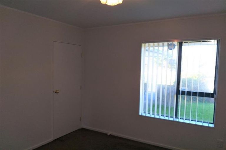 Photo of property in 6 Frank Bunce Grove, Flat Bush, Auckland, 2019