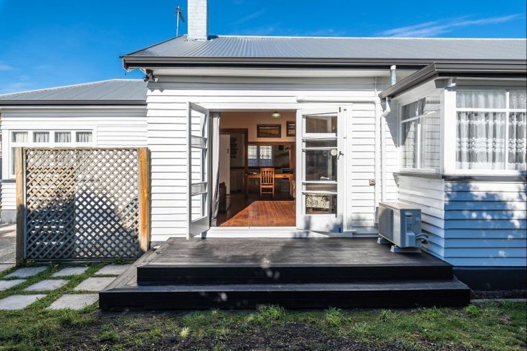 Photo of property in 13 Kowhai Terrace, Saint Martins, Christchurch, 8022