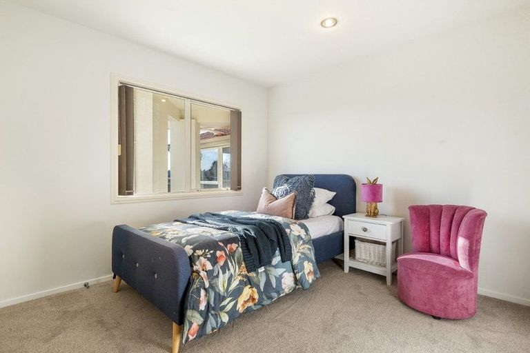 Photo of property in 6 Kittiwake Drive, Schnapper Rock, Auckland, 0632