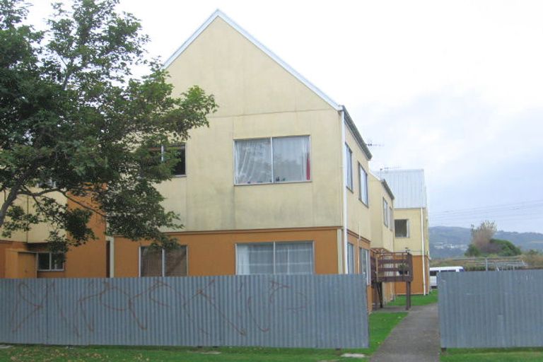 Photo of property in 71f Randwick Crescent, Moera, Lower Hutt, 5010