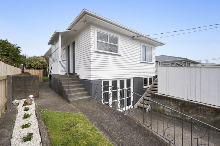 Photo of property in 3 Blenheim Place, Vogeltown, New Plymouth, 4310