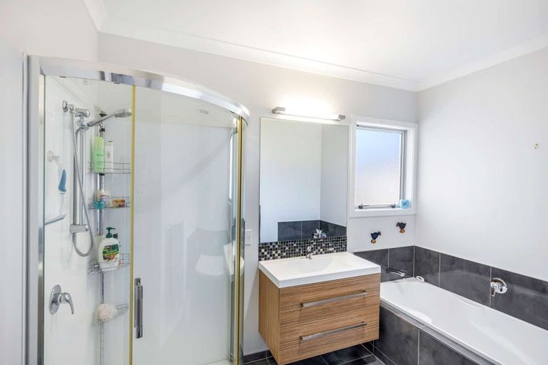 Photo of property in 29 Aoraki Road, Poraiti, Napier, 4112