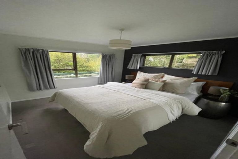 Photo of property in 1/42 Stanley Road, Glenfield, Auckland, 0629