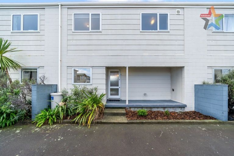 Photo of property in 74f4 Freyberg Street, Lyall Bay, Wellington, 6022
