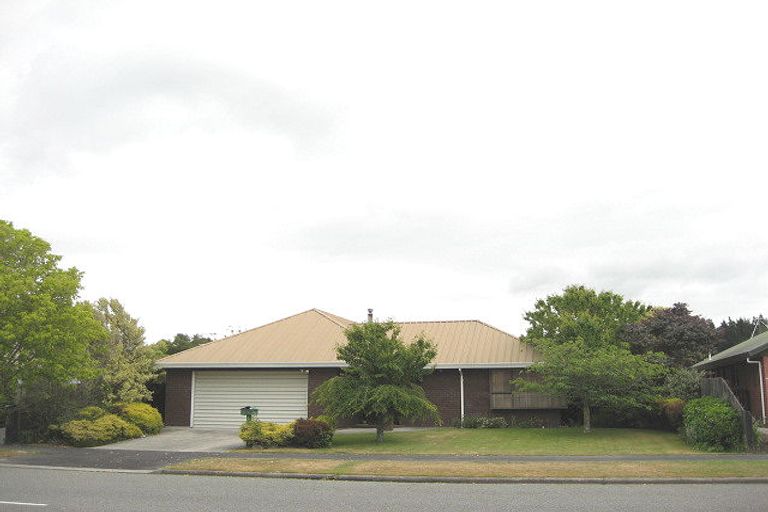 Photo of property in 241 Queenspark Drive, Parklands, Christchurch, 8083