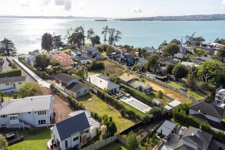 Photo of property in 75 Marine Parade, Mellons Bay, Auckland, 2014