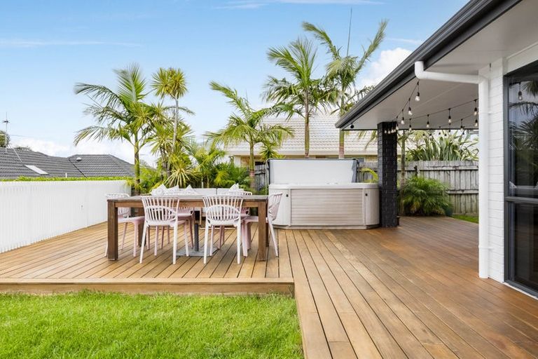 Photo of property in 36 Kath Hopper Drive, Orewa, 0931