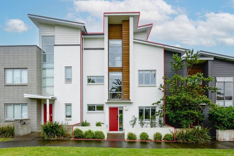 Photo of property in 40 Buckley Avenue, Hobsonville, Auckland, 0616