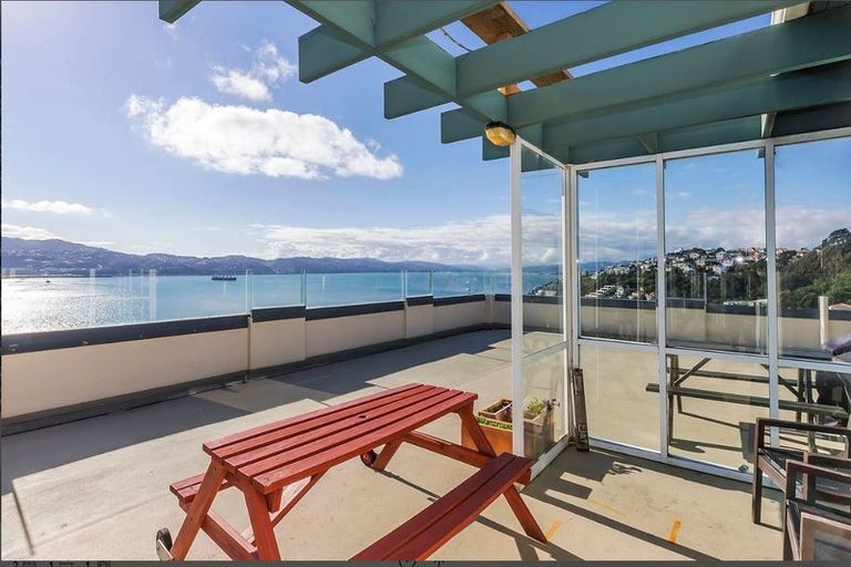 Photo of property in Jerningham Apartments, 20 Oriental Terrace, Oriental Bay, Wellington, 6011