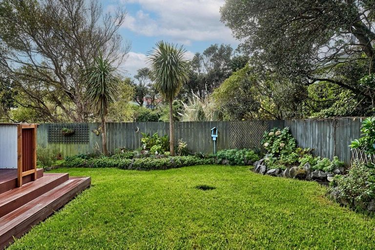 Photo of property in 28 Thornley Street, Titahi Bay, Porirua, 5022