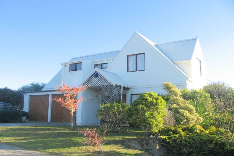 Photo of property in 44 James Cook Drive, Whitby, Porirua, 5024