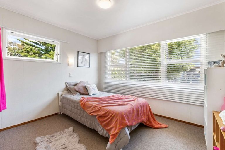 Photo of property in 12 Norfolk Rise, Waiuku, 2123