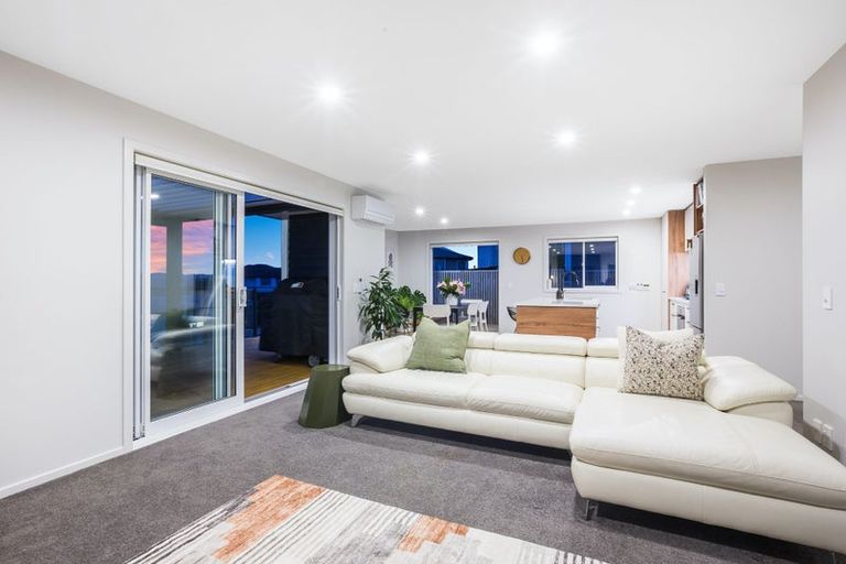 Photo of property in 156 Navigation Drive, Whitby, Porirua, 5024
