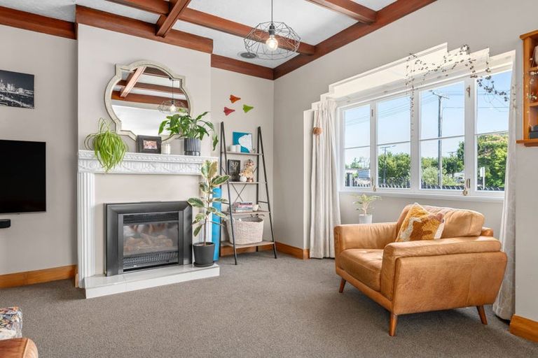 Photo of property in 42 Rifle Range Road, Dinsdale, Hamilton, 3204