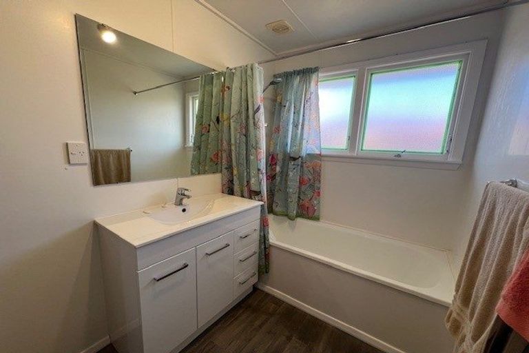 Photo of property in 2/15 Bowen Street, Upper Riccarton, Christchurch, 8041