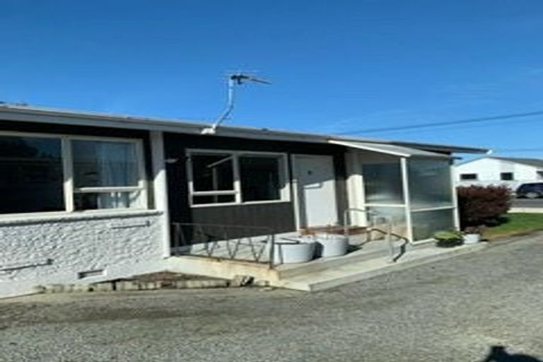 Photo of property in 25 Prestons Road, Redwood, Christchurch, 8051
