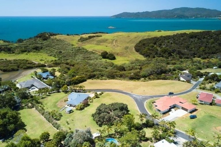 Photo of property in 279 State Highway 10, Cable Bay, 0420