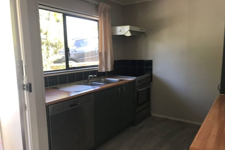 Photo of property in 41 Holmes Drive South, Massey, Auckland, 0614