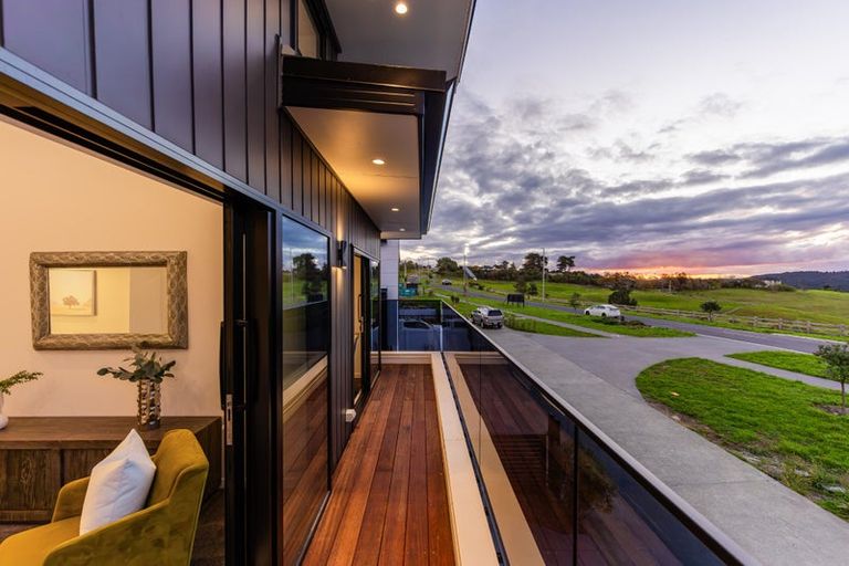 Photo of property in 218 Vaughans Road, Long Bay, Auckland, 0792