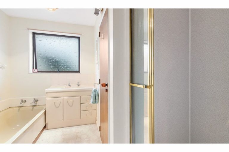 Photo of property in 2/40 Sarabande Avenue, Redwood, Christchurch, 8051