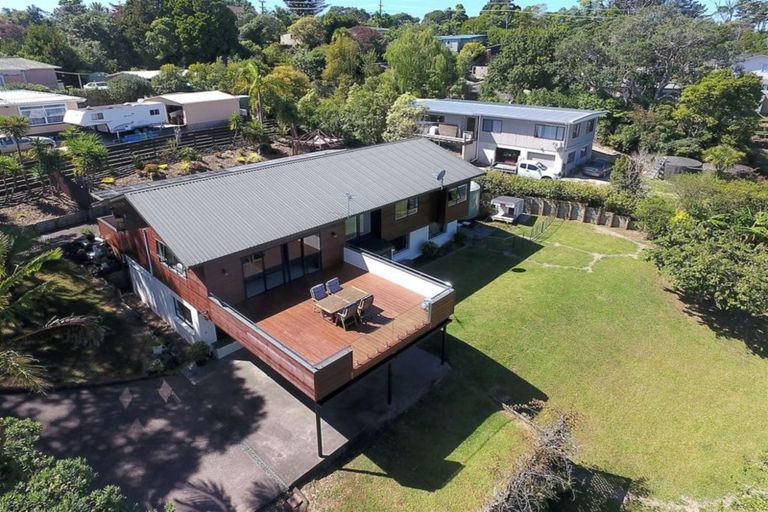 Photo of property in 20 John Road, Stanmore Bay, Whangaparaoa, 0932