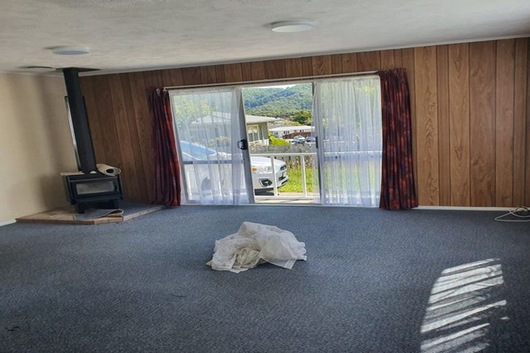 Photo of property in 26 Manurewa Grove, Wainuiomata, Lower Hutt, 5014
