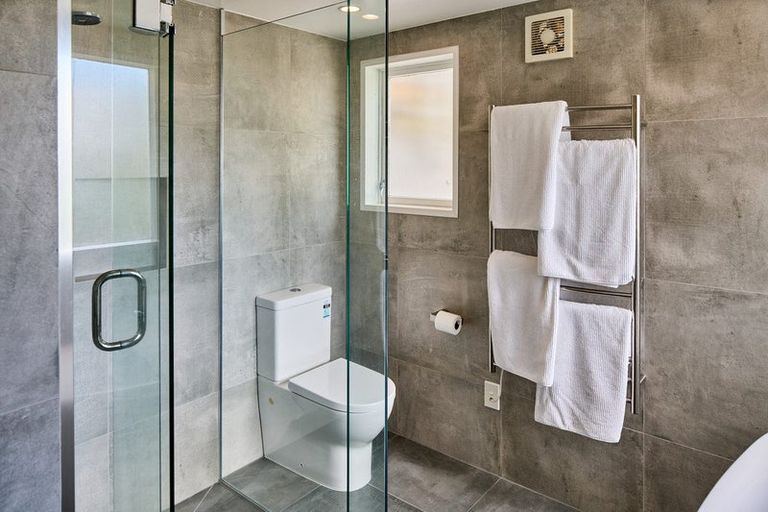 Photo of property in 25 Eskdale Road, Papakowhai, Porirua, 5024