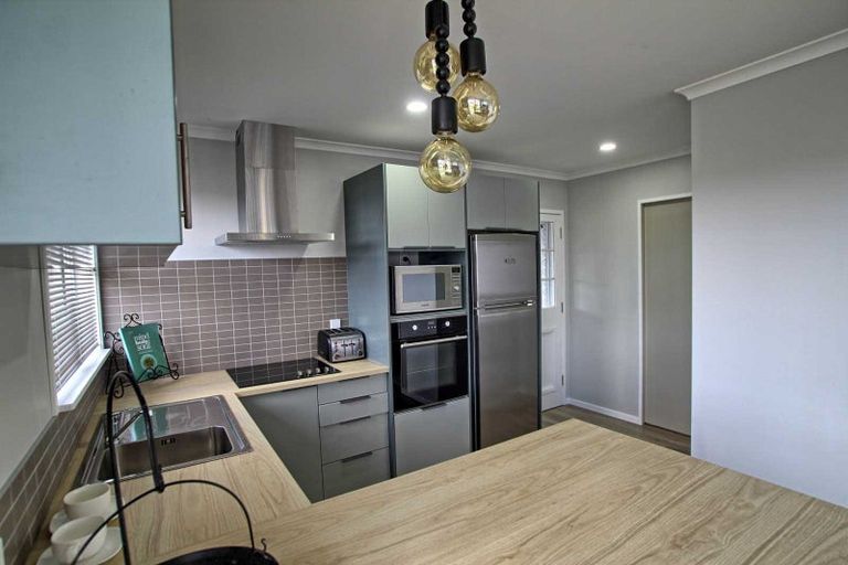 Photo of property in 1/3 Flaxdale Street, Birkdale, Auckland, 0626