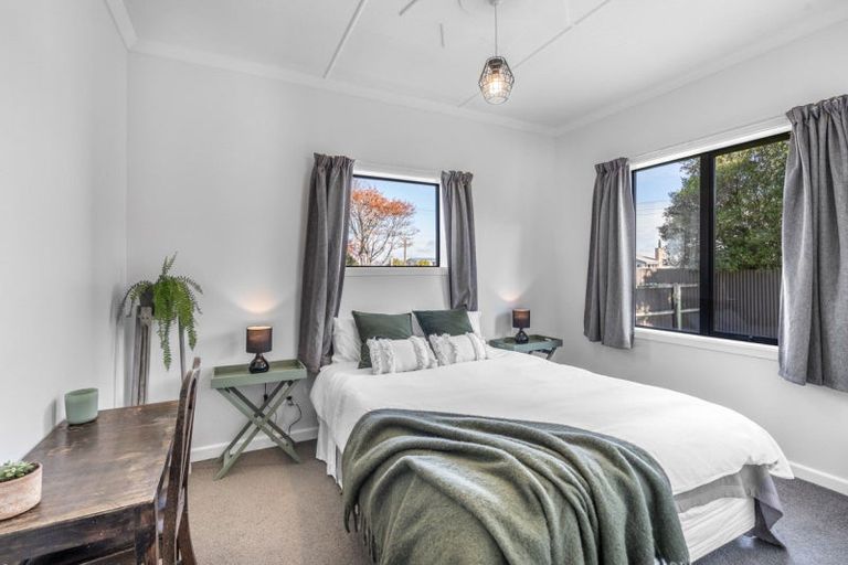 Photo of property in 2 Hillary Street, Winton, 9720