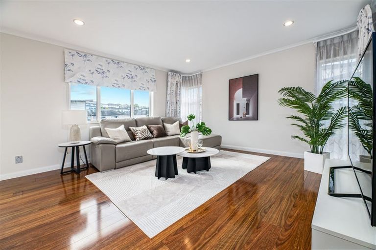 Photo of property in 42 San Prospero Crescent, Henderson, Auckland, 0612