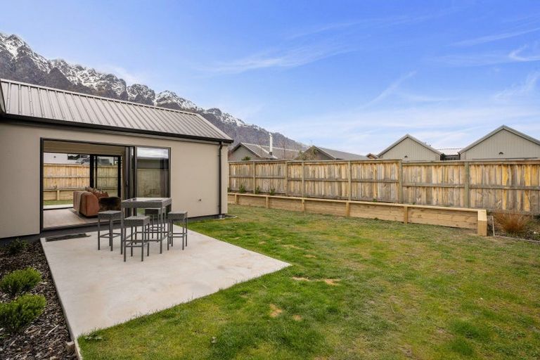 Photo of property in 45 Cheviot Street, Jacks Point, 9371