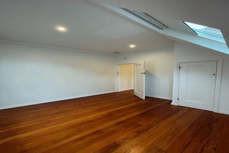 Photo of property in 185a Sutherland Road, Lyall Bay, Wellington, 6022