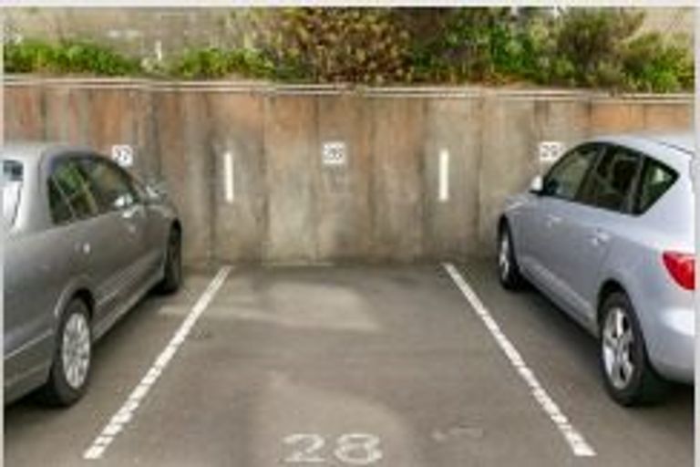 Photo of property in Hobson Court Flats, 11/70u Hobson Street, Thorndon, Wellington, 6011