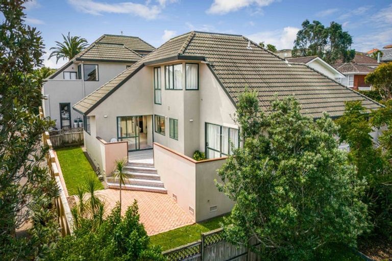 Photo of property in 1/12 Richards Avenue, Forrest Hill, Auckland, 0620