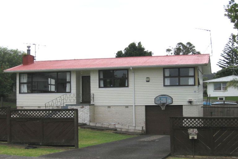 Photo of property in 11 Melba Street, Beach Haven, Auckland, 0626