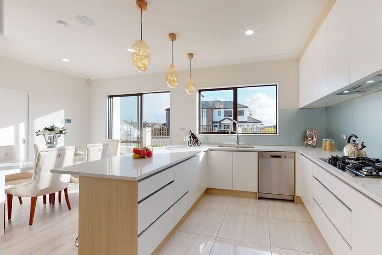 Photo of property in 7 Lavey Road, Flat Bush, Auckland, 2019