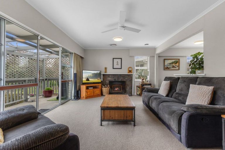 Photo of property in 10 Mountbatten Place, Te Puke, 3119