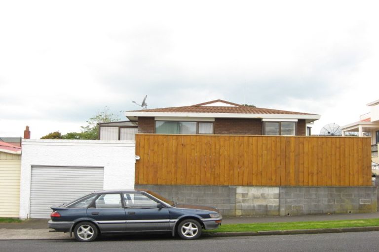 Photo of property in 17a Cutfield Road, New Plymouth, 4310