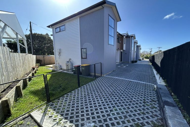 Photo of property in 6/33 Colwill Road, Massey, Auckland, 0614