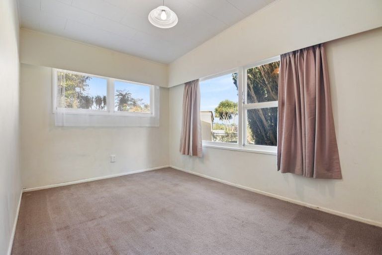Photo of property in 1 Russell Crescent, Western Heights, Rotorua, 3015