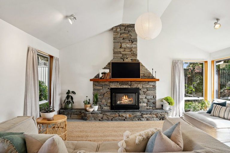 Photo of property in 15b Heuchan Lane, Wanaka, 9305