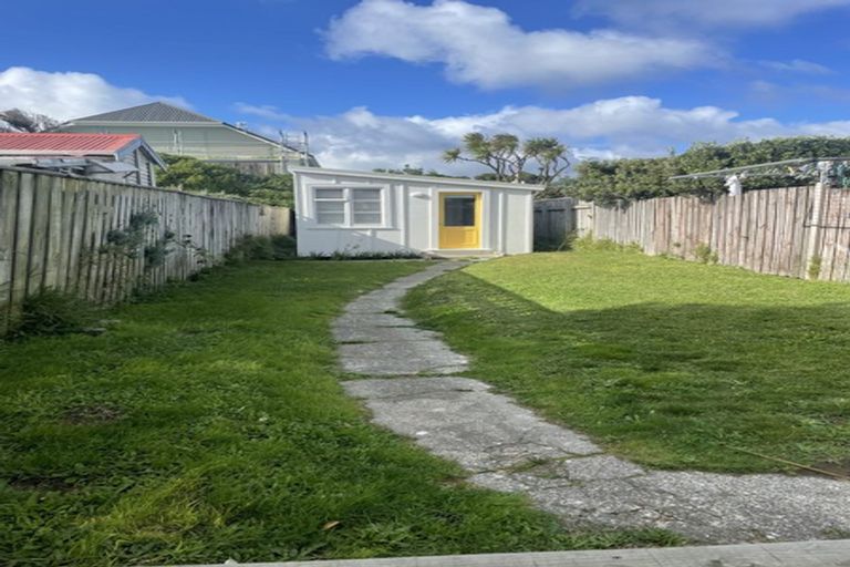 Photo of property in 201 Onepu Road, Lyall Bay, Wellington, 6022