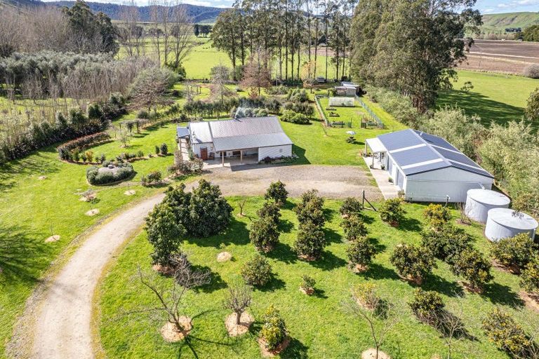 Photo of property in 394 Kaiwhaiki Road, Kaiwhaiki, Whanganui, 4575