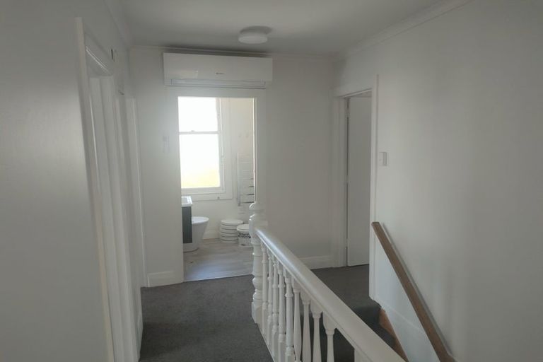 Photo of property in 142 Tasman Street, Mount Cook, Wellington, 6021