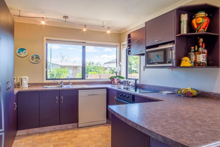 Photo of property in 35 Edgewater Grove, Whakatane, 3120