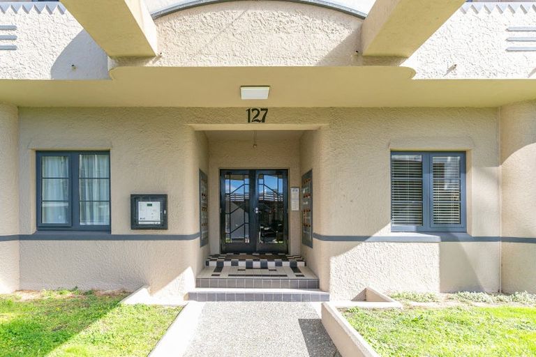 Photo of property in Westhaven Apartments, 24/127 Molesworth Street, Thorndon, Wellington, 6011