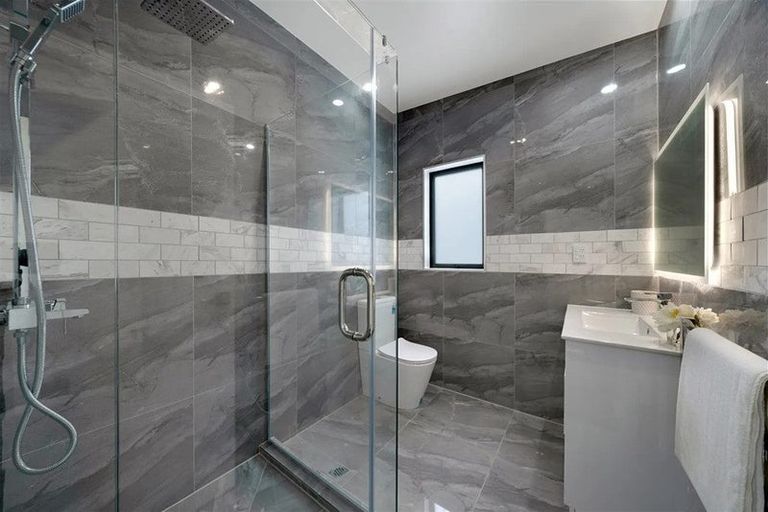 Photo of property in 4/13 Sarona Avenue, Glen Eden, Auckland, 0602