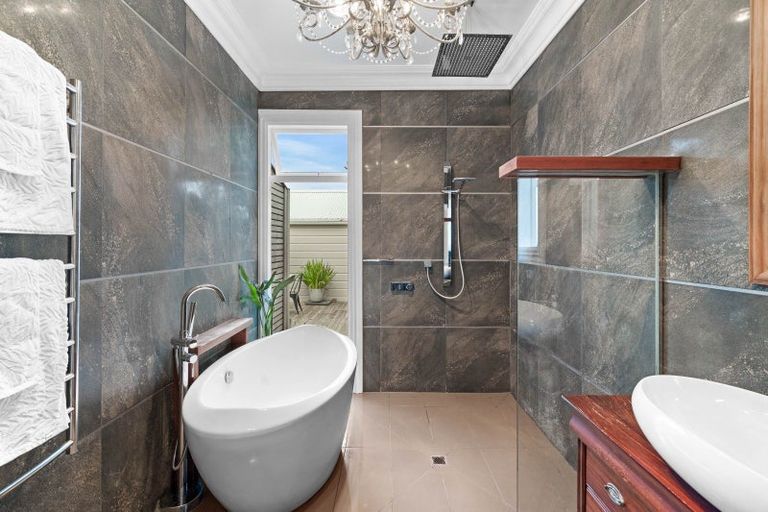 Photo of property in 141 Main Street, Greytown, 5712